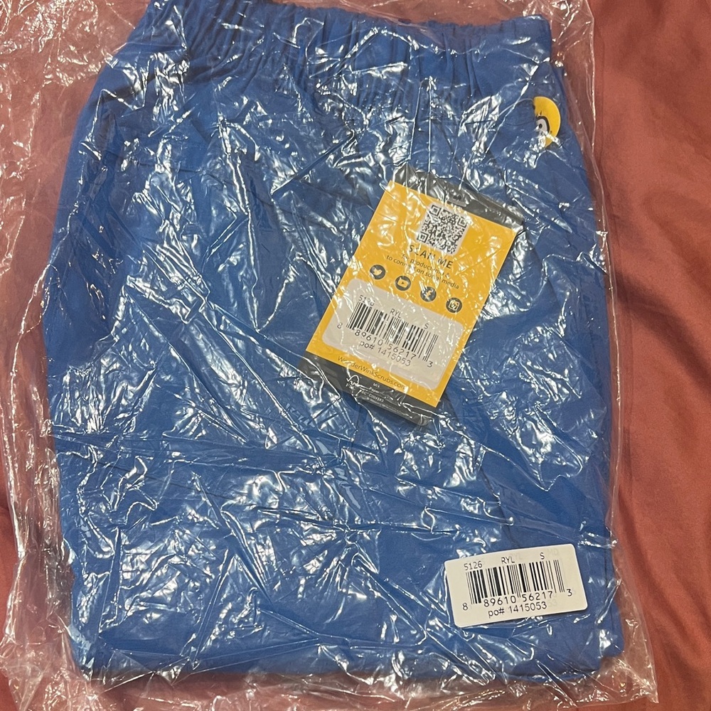 *NWT* Wonder Wink Woman’s Scrub Pants